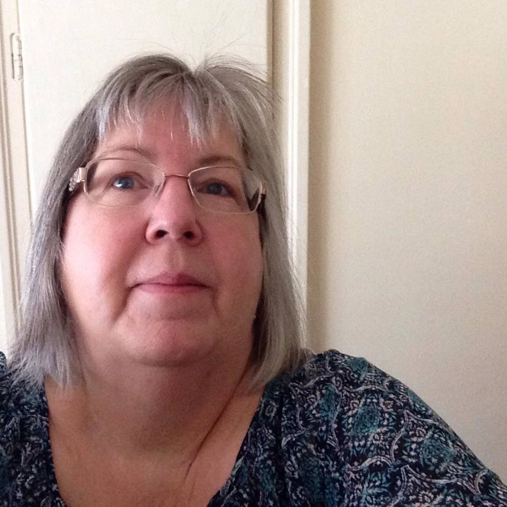 Meet your Posher, Ione